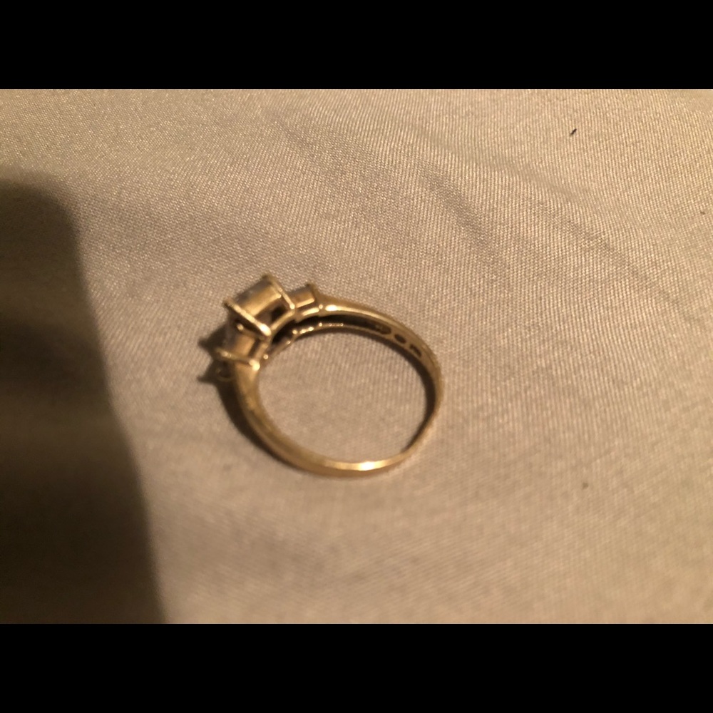 Engagement ring - Picture 5 of 5